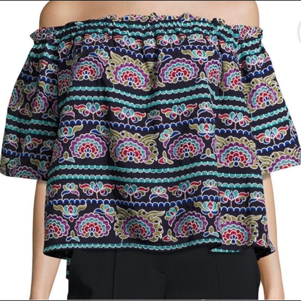 Romeo & Juliet Couture Navy Embroidered Floral Top / M / Excellent Condition